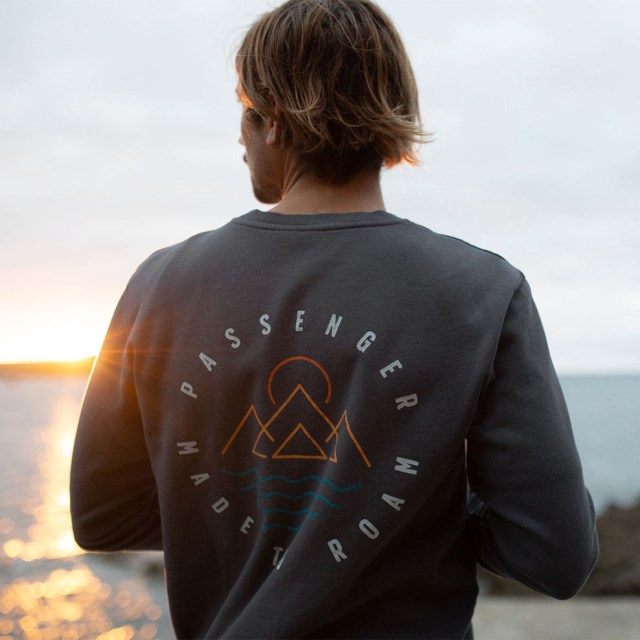 Passasjereksklusiv Eskapisme Resirkulert Sweatshirt Falmet Svart