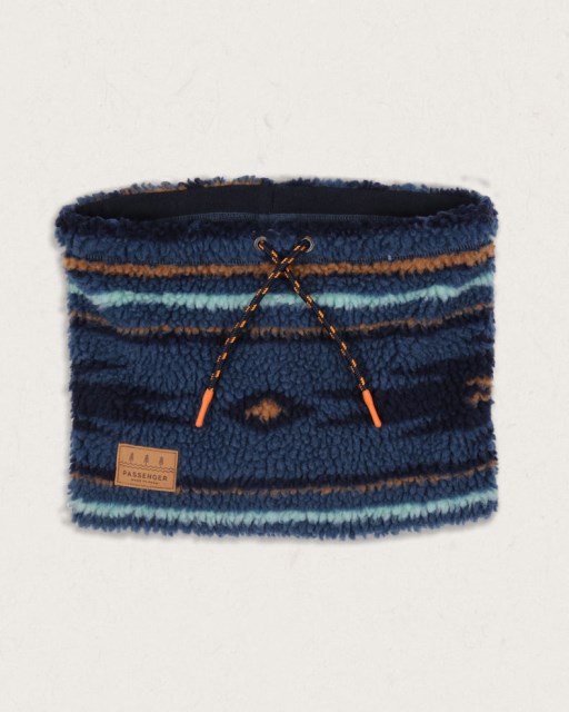 Passasjer Eksklusiv Mulled Resirkulert Sherpa Fleece Snood Blå Korall Geomønster