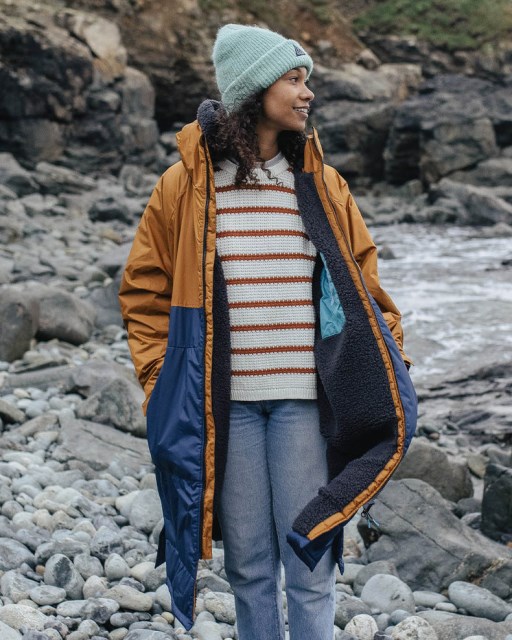 Passasjer Eksklusiv Roaming Resirkulert Sherpa Fôret Skiftende Kappe Rik Marine/gyllen Brun