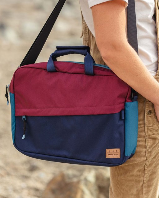 Passasjer Eksklusiv Resirkulert Messenger Bag Marine/burgunder